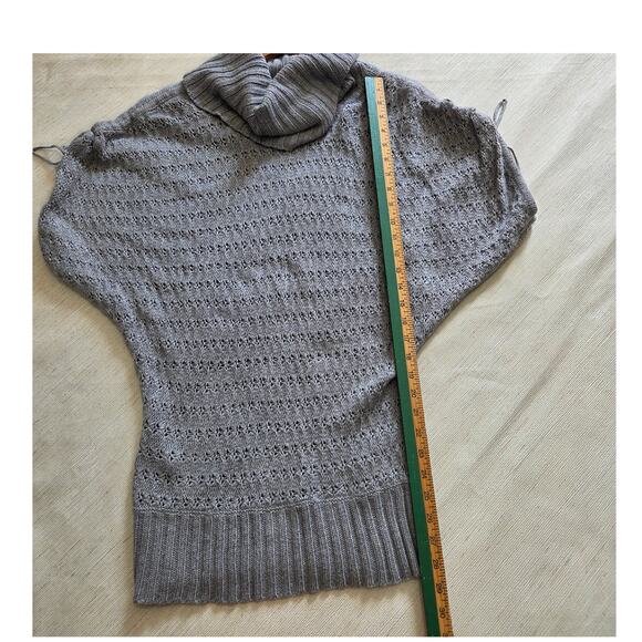 Buffalo by David Bitten Grey Cowl Neck Short Sleeve Sweater Woman's Size Medium - Picture 4 of 7